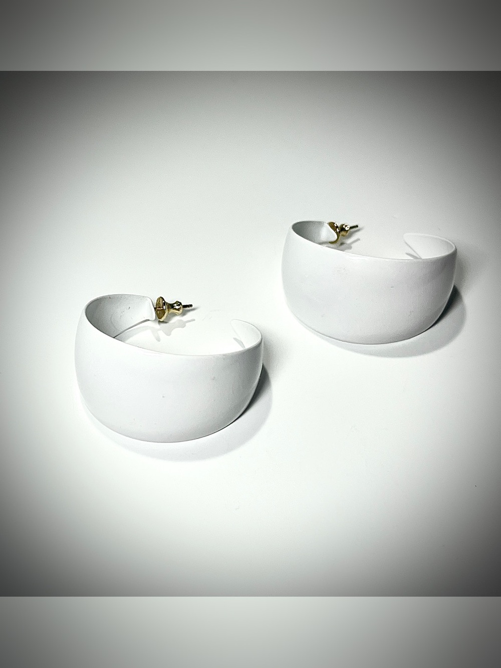 Iconic White Retro NAPIER Signed Wide Design Enamel Chunky Vintage Hoop Earring